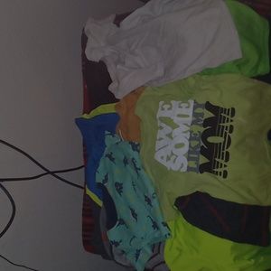 Children's t-shirts and shorts 2T